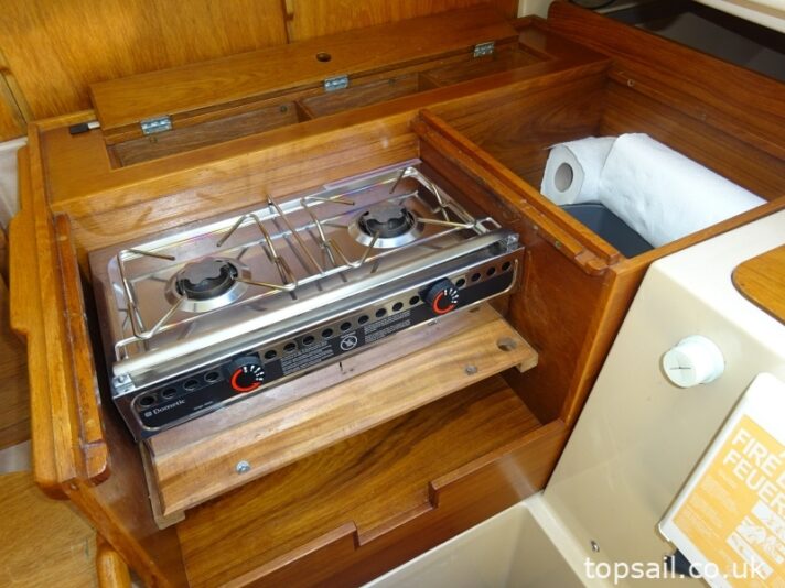 1987 Pegasus 700 (Shallow Fin Keel, Diesel Inboard!)