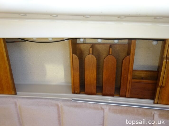 1987 Pegasus 700 (Shallow Fin Keel, Diesel Inboard!)
