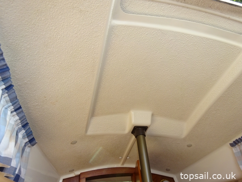 1987 Pegasus 700 (Shallow Fin Keel, Diesel Inboard!)
