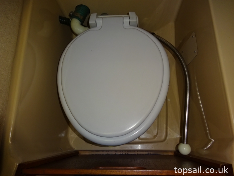 1987 Pegasus 700 (Shallow Fin Keel, Diesel Inboard!)