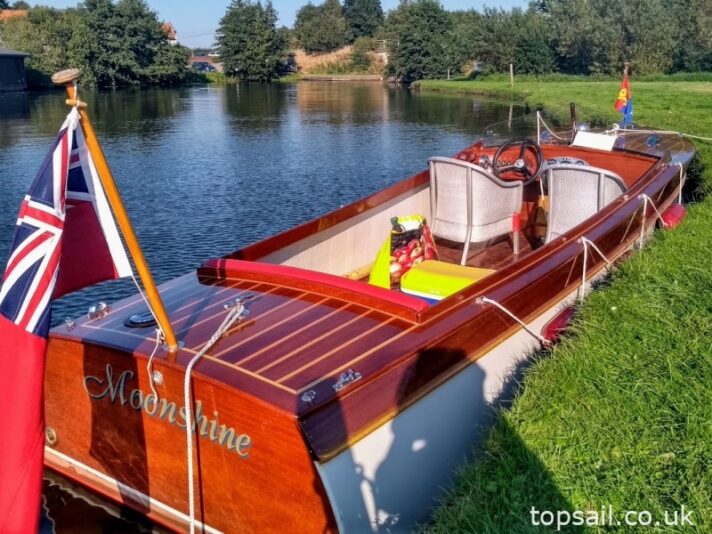 2020 Phoenix Classic 20 Motor Launch