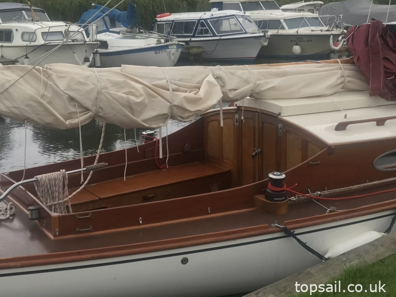 1981 Farrington 25 RCC