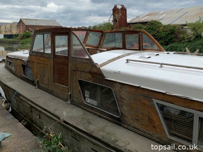 1960s Bourne 35 Centre Cockpit Motor Cruiser Project