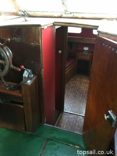 1960s Bourne 35 Centre Cockpit Motor Cruiser Project
