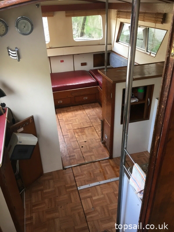 1960s Bourne 35 Centre Cockpit Motor Cruiser Project