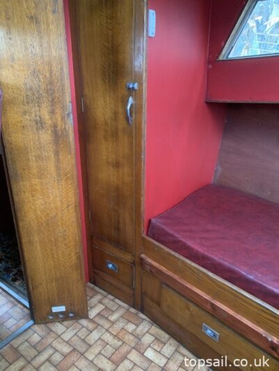 1960s Bourne 35 Centre Cockpit Motor Cruiser Project