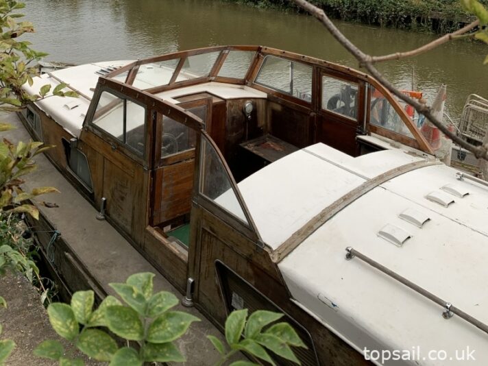 1960s Bourne 35 Centre Cockpit Motor Cruiser Project