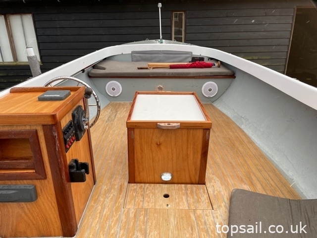 GRP Norwegian Snekke Harbour Launch & Trailer