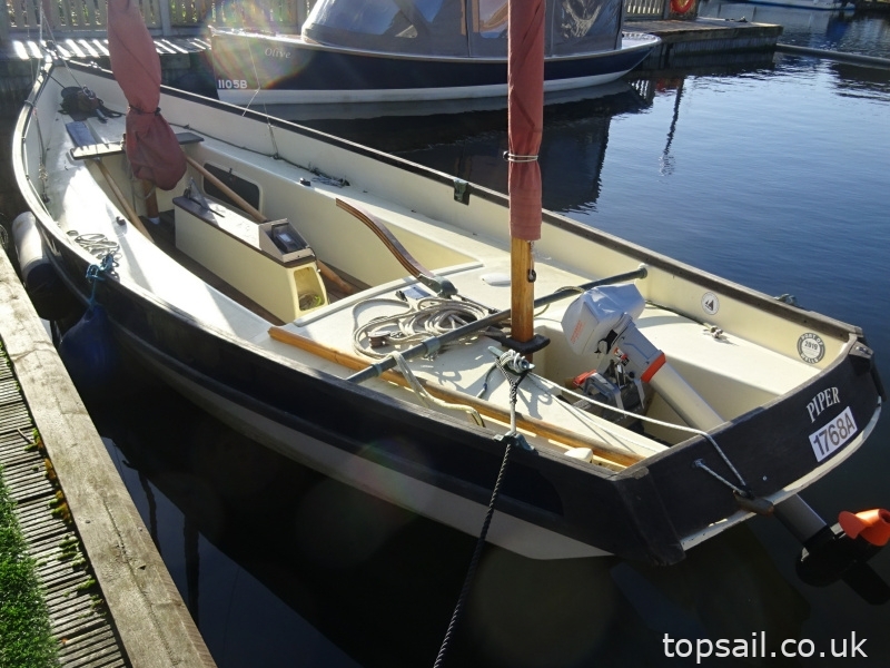 2001 Devon Lugger (later version of Drascombe Lugger)