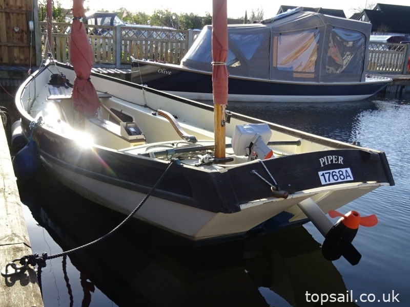 2001 Devon Lugger (later version of Drascombe Lugger)
