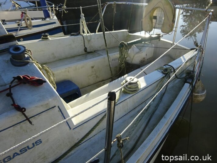1990 Pegasus 800 (Wing Keel, Separate Heads Compartment)