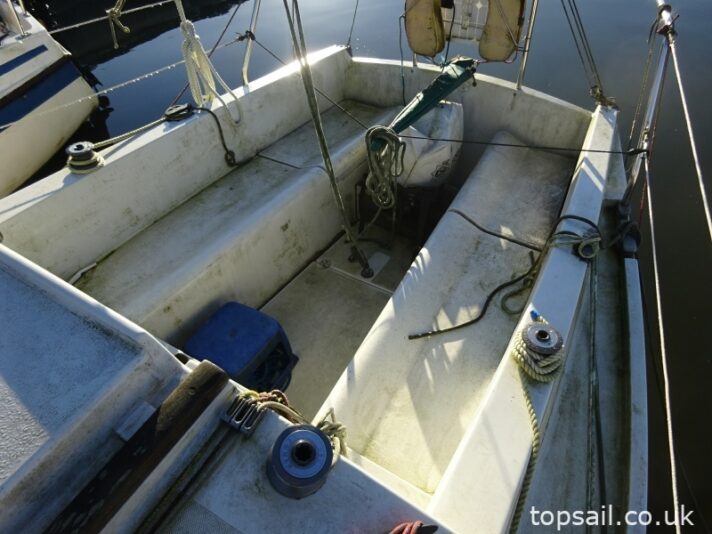 1990 Pegasus 800 (Wing Keel, Separate Heads Compartment)