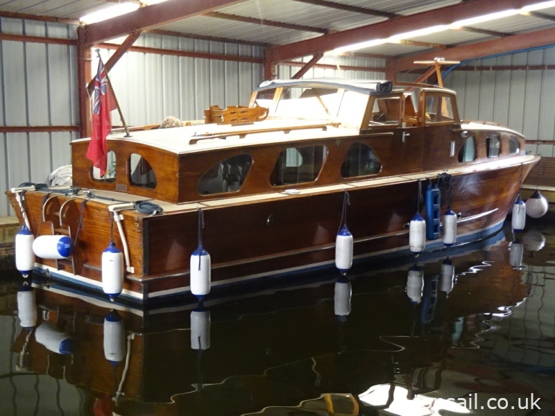 1954 Merrywind Classic Centre Cockpit Motor Cruiser