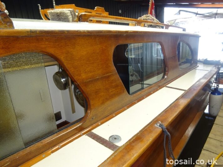 1954 Merrywind Classic Centre Cockpit Motor Cruiser