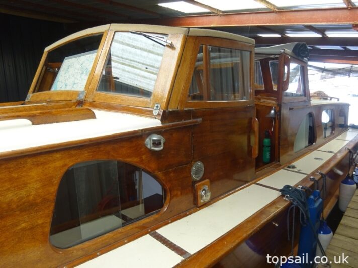 1954 Merrywind Classic Centre Cockpit Motor Cruiser
