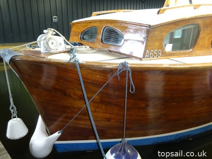 1954 Merrywind Classic Centre Cockpit Motor Cruiser