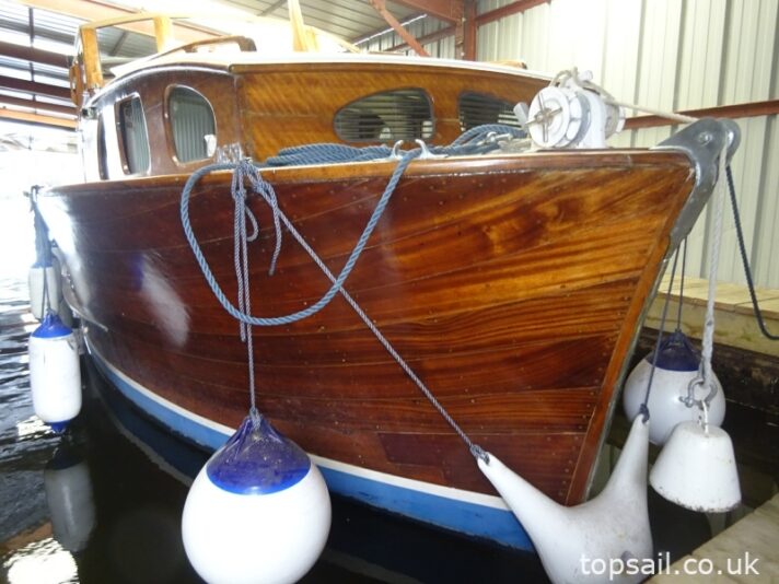 1954 Merrywind Classic Centre Cockpit Motor Cruiser