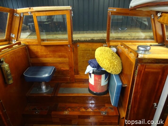 1954 Merrywind Classic Centre Cockpit Motor Cruiser