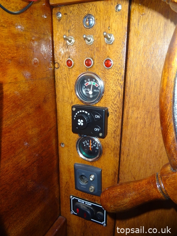 1954 Merrywind Classic Centre Cockpit Motor Cruiser