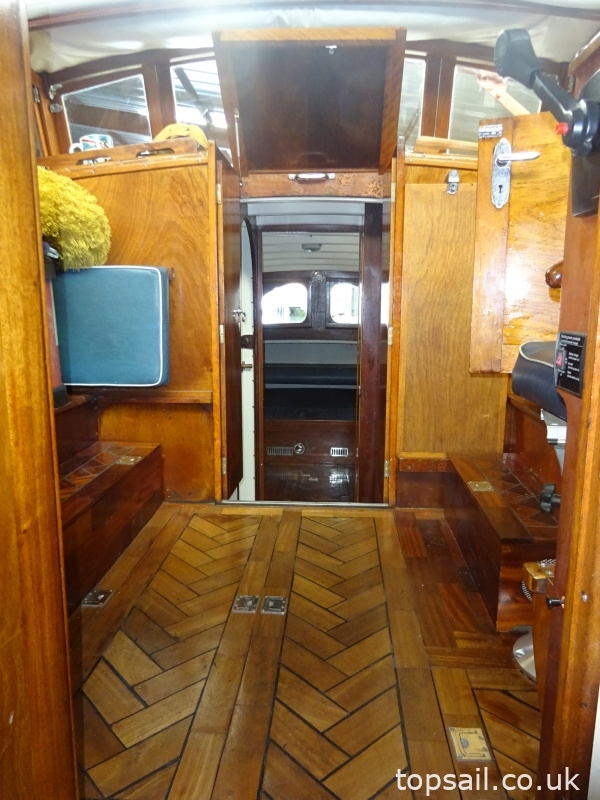 1954 Merrywind Classic Centre Cockpit Motor Cruiser