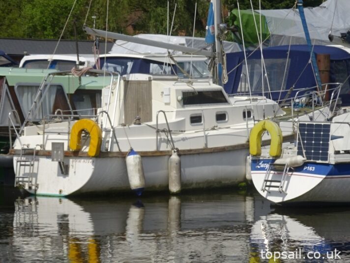2006 Bruce Roberts 25 Adventurer Pilothouse