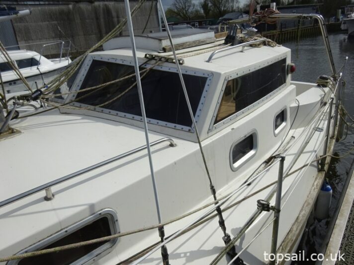 2006 Bruce Roberts 25 Adventurer Pilothouse
