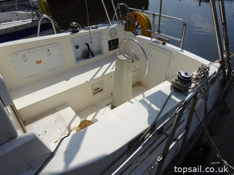 2006 Bruce Roberts 25 Adventurer Pilothouse