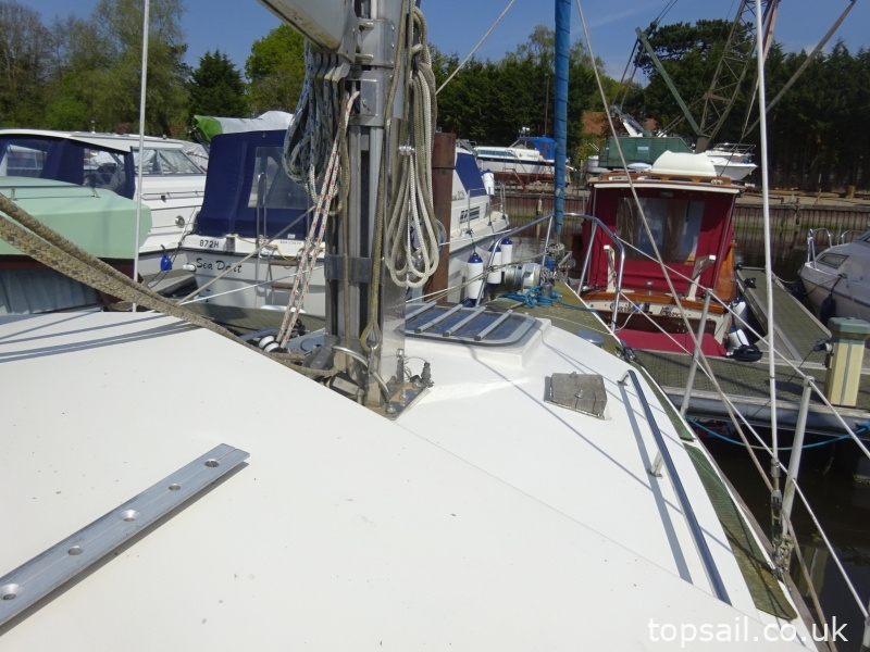 2006 Bruce Roberts 25 Adventurer Pilothouse