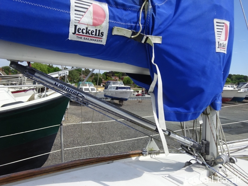 1989 Pegasus 800 (Wing Keel, Separate Heads Compartment!)
