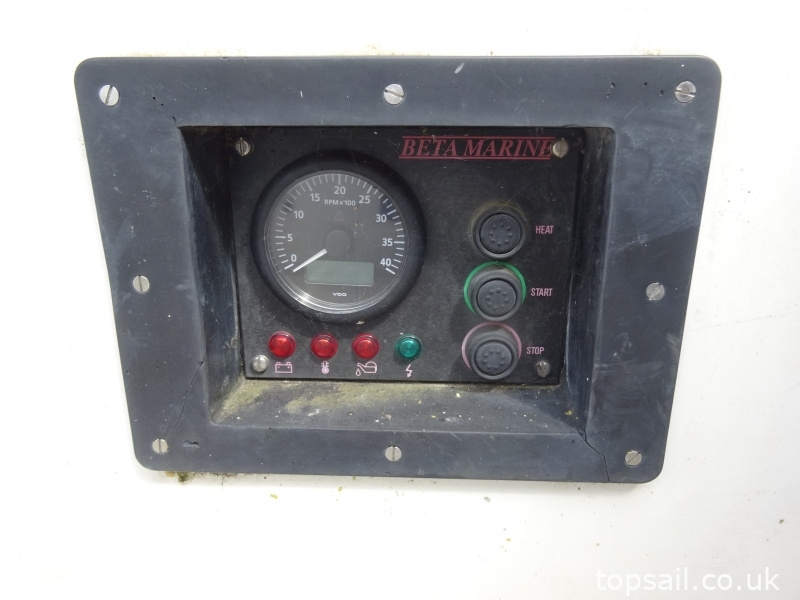 1989 Pegasus 800 (Wing Keel, Separate Heads Compartment!)