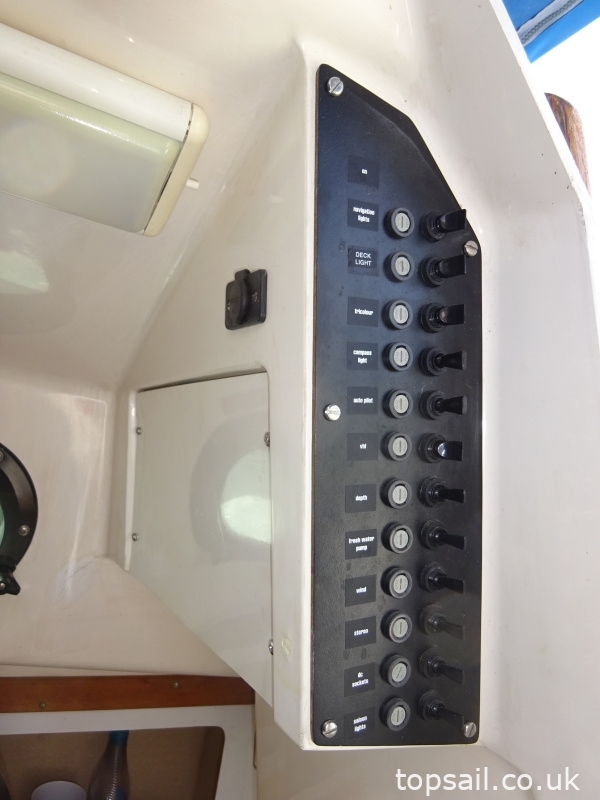 1989 Pegasus 800 (Wing Keel, Separate Heads Compartment!)