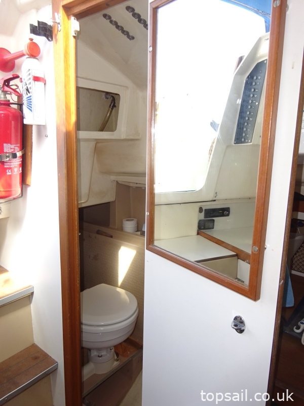 1989 Pegasus 800 (Wing Keel, Separate Heads Compartment!)