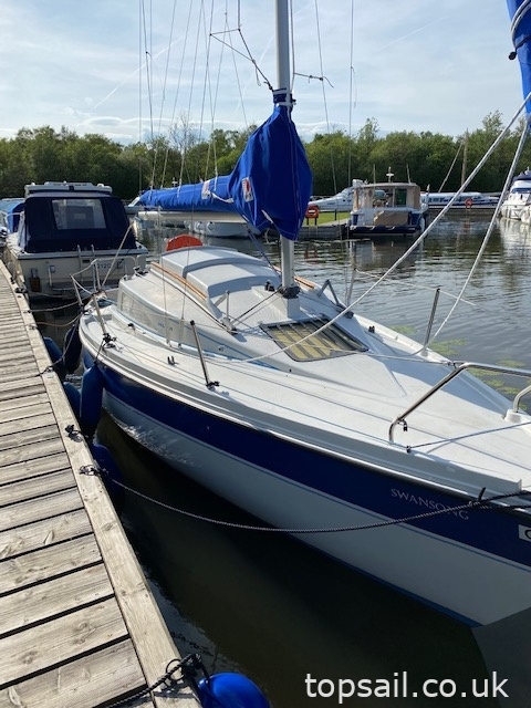 1987 Pegasus 700 (Shallow Fin, Diesel Inboard!)