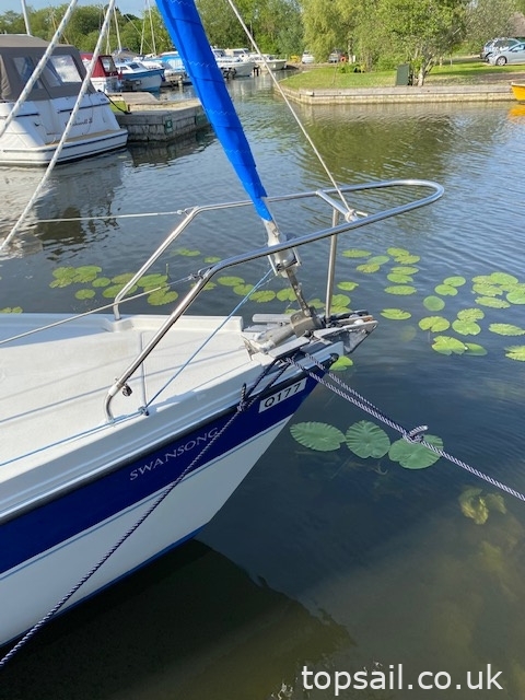 1987 Pegasus 700 (Shallow Fin, Diesel Inboard!)