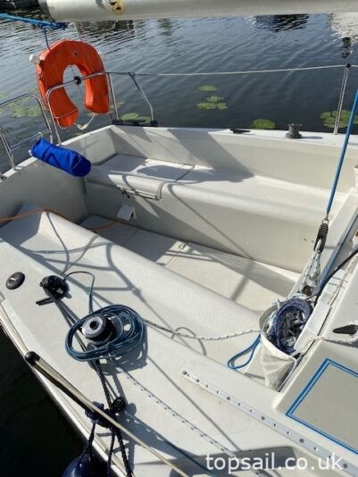 1987 Pegasus 700 (Shallow Fin, Diesel Inboard!)