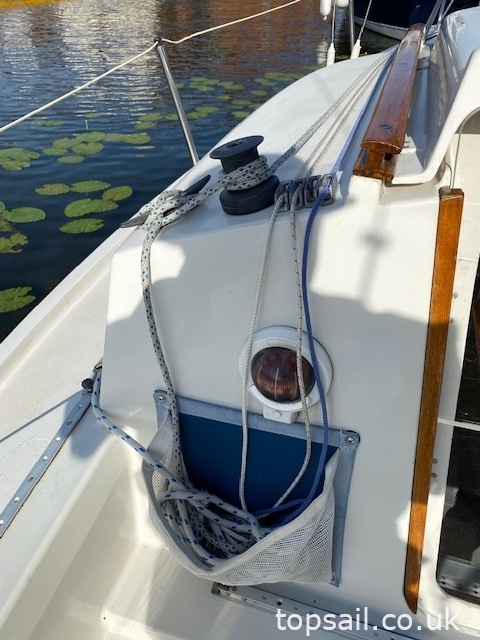 1987 Pegasus 700 (Shallow Fin, Diesel Inboard!)
