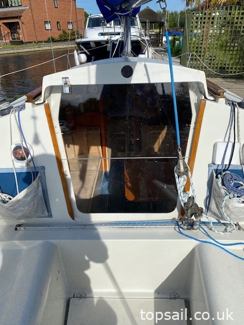 1987 Pegasus 700 (Shallow Fin, Diesel Inboard!)