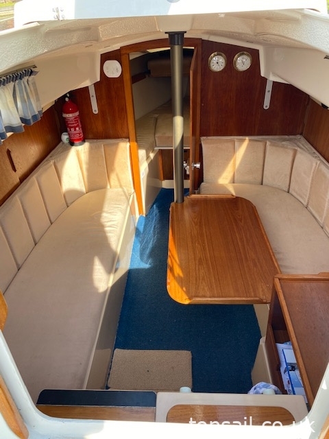 1987 Pegasus 700 (Shallow Fin, Diesel Inboard!)