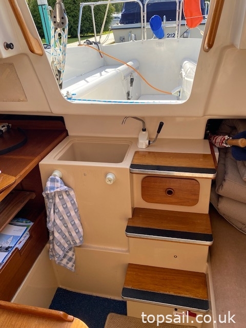 1987 Pegasus 700 (Shallow Fin, Diesel Inboard!)