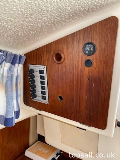 1987 Pegasus 700 (Shallow Fin, Diesel Inboard!)