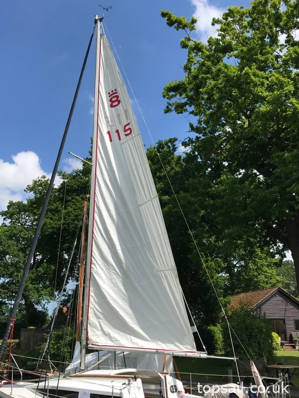 1983 Pegasus 800 (Lifting Keel)