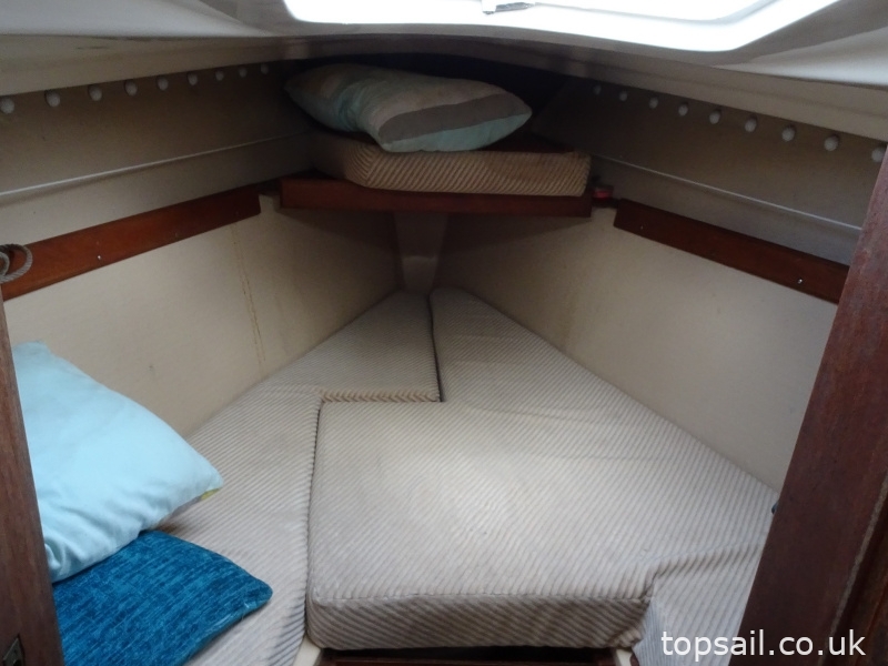 1986 Pegasus 700 (Shallow Fin Keel)