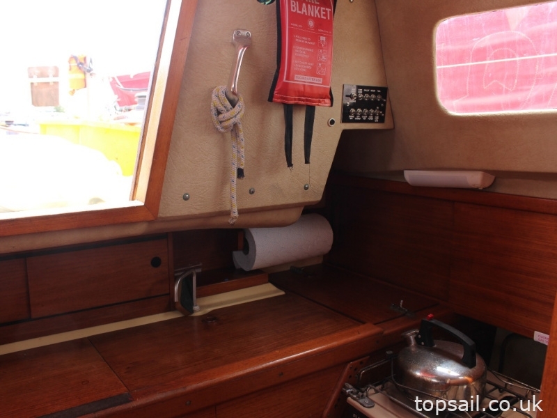 1982 Achilles 9 metre