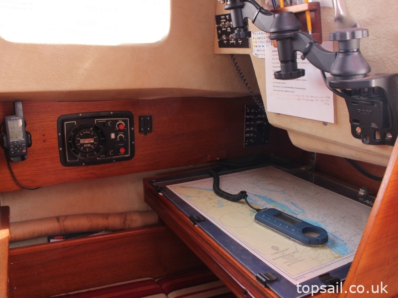 1982 Achilles 9 metre