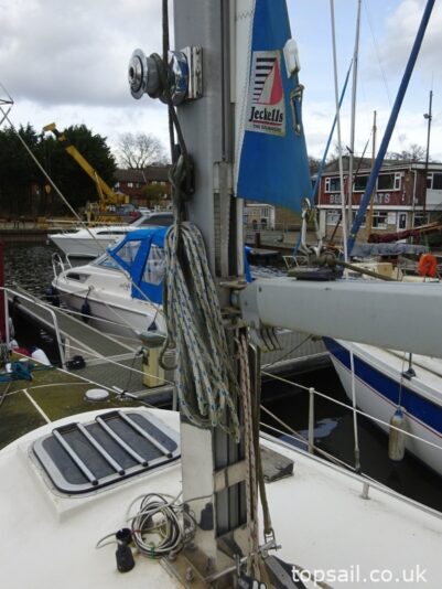2006 Bruce Roberts 25 Adventurer Pilothouse