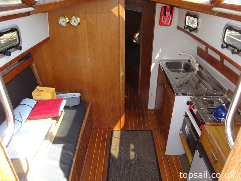 2006 Bruce Roberts 25 Adventurer Pilothouse