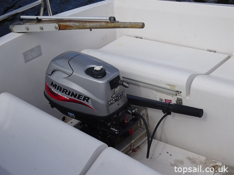 1979 Pegasus 700 (Separate Heads Compartment!)