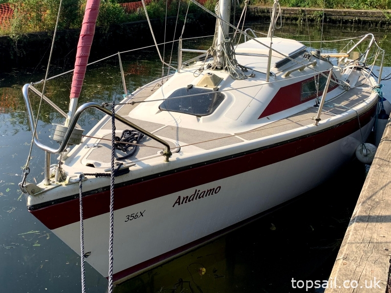 1985 Dehler 22 Trailer