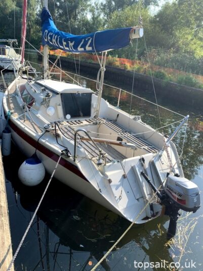 1985 Dehler 22 Trailer