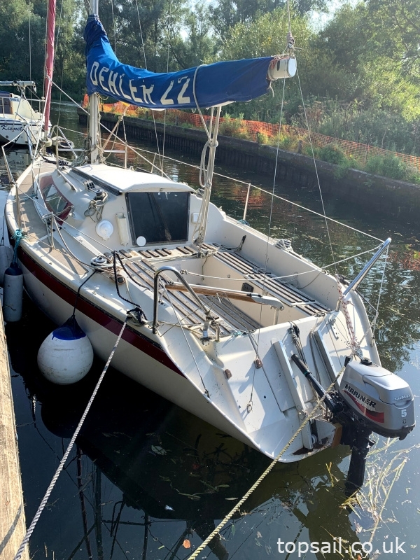 1985 Dehler 22 Trailer